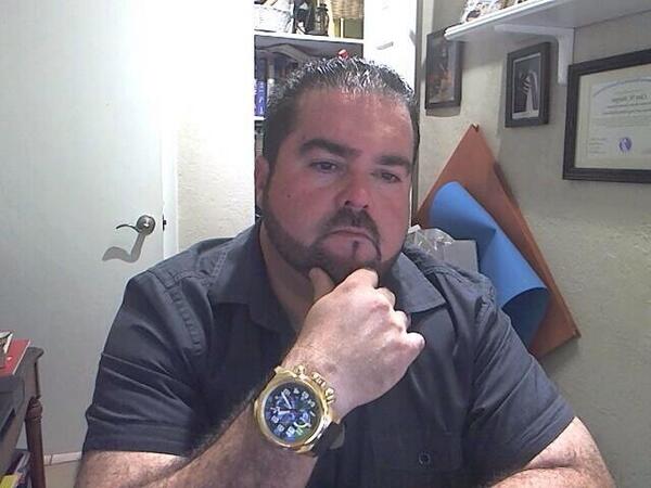 borntodic's tweet image. My dad's selfies are amazing