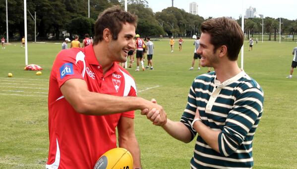 7AFL's tweet photo. Star of The Amazing #SpiderMan 2 Andrew Garfield with @sydneyswans star @jp_kennedy #SNF7 #afl @SpiderManMovie http://t.co/FK9cq0ptSO