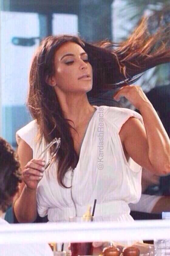 tbhmeangirIs's tweet photo. walking past someone who doesn't like me like http://t.co/6yRhlfCicg