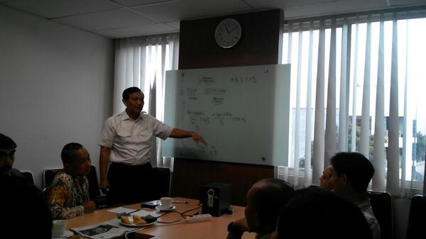 Skrng Pak Luhut sdang membahas kondisi politik di Indonesia, Mari Kita Amati #dialogpagi cc:<a href="/KompasTV/">KOMPAS TV</a>