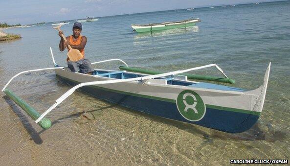 BBCNewsAsia's tweet photo. In pictures: Filipino fishermen return to sea after Typhoon Haiyan http://t.co/yGvYIGxIHU http://t.co/OShdlsbajh