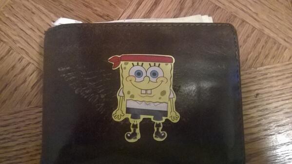 SaulTovar213's tweet photo. Yo I keep pirate SpongeBob on my wallet son! For protection services http://t.co/id95l6MSCZ