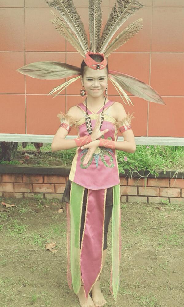 RiniNovita18's tweet photo. me :), via http://t.co/PN6IVsvhVG http://t.co/rSLMEFrbe3