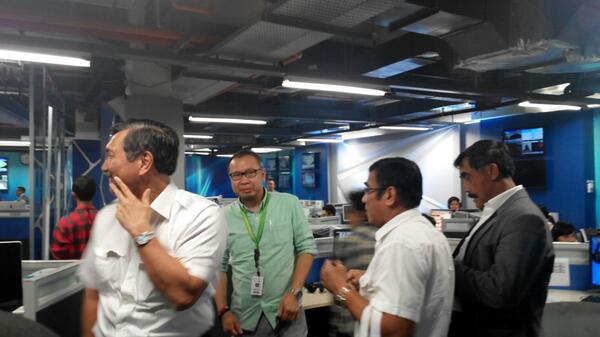 Sblm berpisah pak Luhut smpat mengunjungi studio <a href="/KompasTV/">KOMPAS TV</a> terlebih dhulu, mudah"an smua media bsa mngabarkn dgn baik