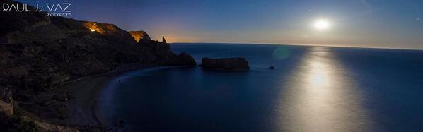 PlanesGranada's tweet photo. LA RIJANA, una de las playas más hermosas del litoral granadino, entre Castell de Ferro y Calahonda foto de RaúlJ.Vaz http://t.co/jXRRGmxIzW
