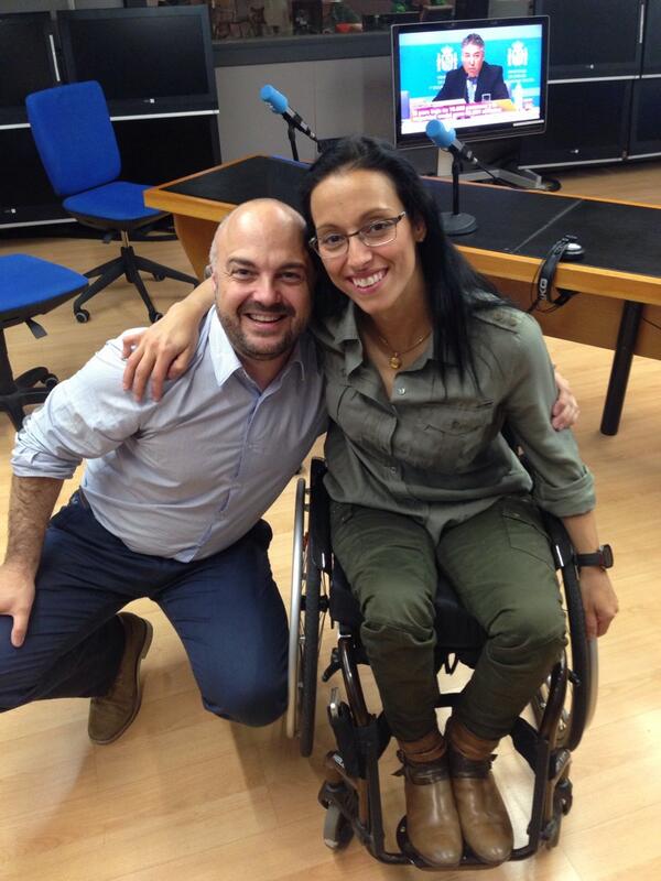 JaviNieves's tweet photo. Ole por @teresa_perales que se ha traído su medalla al mérito deportivo a @LaMananaCOPE http://t.co/19r2yCi5RT