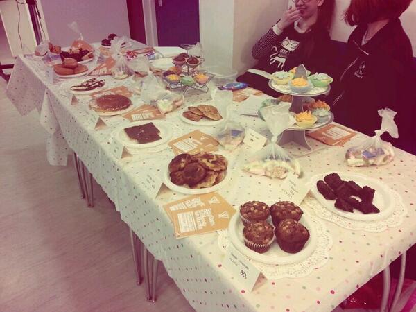 HSAD_Graphics's tweet photo. Lots of tasty cakes at our bake sale. Come and buy some, we're here until 4pm! #Cakes #Fundraising #D&amp;ADNewBlood http://t.co/E269JybIUg