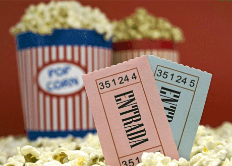 DivierteteConUH's tweet photo. Hoy, algún follower de @DivierteteConUH ser irá #AlCineByTheFace con @aficineib. RT para participar en el sorteo :-) http://t.co/9qyqpYz3dH