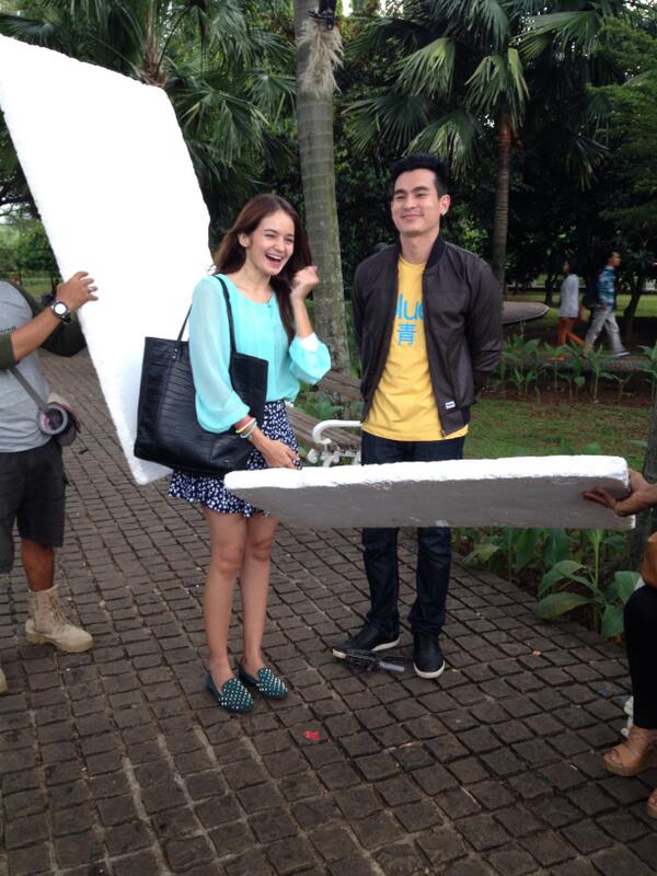 Nice...<a href="/EnzyStoria/">Enzy Storia L.</a>: Day 2 @BI_TransTV '30 hari mencari orang sakti' <a href="/denpus88/">Deni Pusung</a> "