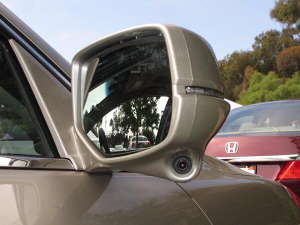 AutochekAfrica's tweet image. @TrafficChiefNG #ecamera Would the video camera side mirror be helpful for Nigeria road user ?Join the discuss and RT