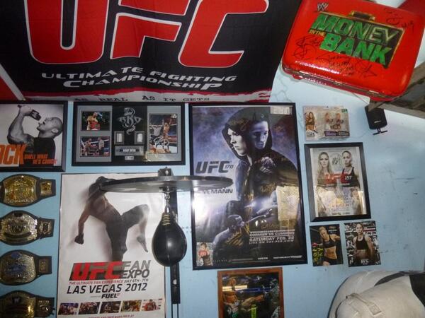 KALMADO87's tweet photo. Coming Together #Collection #MyGym #UFCCollection #WWECollection #Motivation @RondaRousey ๐๐@RandyOrton http://t.co/4lQH9qPOH8