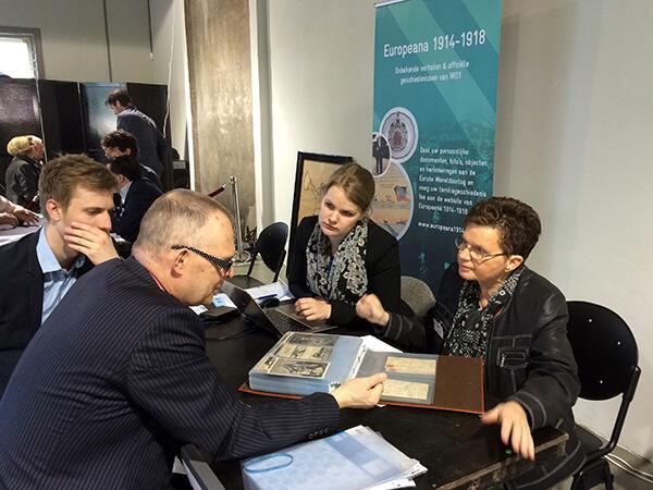 Europeanaeu's tweet photo. Documenting the Great War: behind the scenes at a ’14-’18 community collection day http://t.co/gMi8I7vv4o #WW1 http://t.co/e2xsN7k9lP