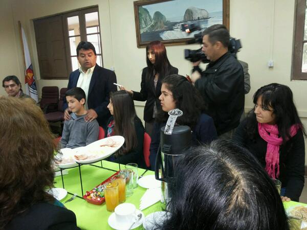 K_natali's tweet photo. Reconocimiento mejores alumnos egresados de 8vo de Esc. Cerro Alto, Constitución http://t.co/1Dk1mz5zX5