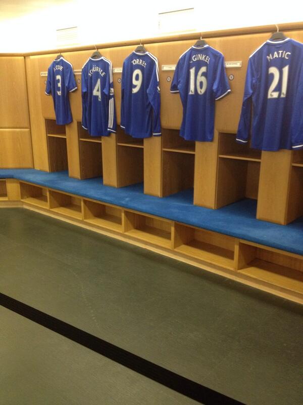 nolan_carnduff's tweet photo. @chelseafc locker room 😍 http://t.co/qnbeYu6IB8