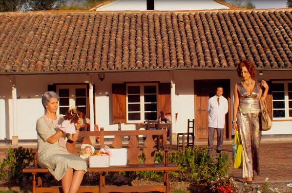 ¿Te perdiste el capítulo de anoche de #LaRoncaDeOro?
Revívelo aquí --> goo.gl/Jicxre