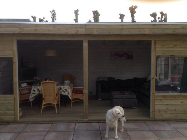 EnigeekteBos's tweet photo. Onze eerste zomerse avondmaal in ons 'huis' #WKherewecome #Shiera http://t.co/0gQZEL8Kw3