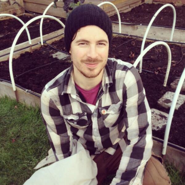 VVictoryGardens's tweet image. This is Maxim, our new addition to the team - our veggie maintenance/landscaper extraordinaire! #vgteam