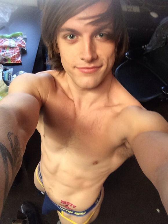 QueerMeNow's tweet photo. Awww @cockyboys new exclusive model @taytehansonxxx is so hot! @RJ_SebastianNYC >> http://t.co/R7Pe6p0YtN http://t.co/IvynPp5YhK