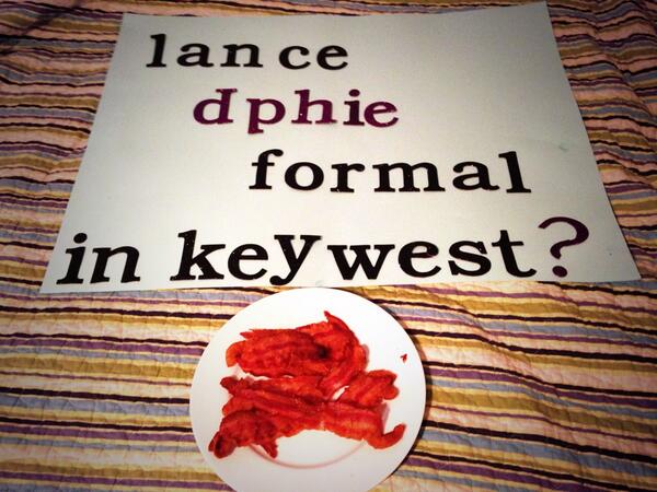 lanceystuff's tweet image. #dphieformal #onlysaidyescausetheresbacon @_lelia