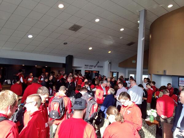 HIExpressWD's tweet image. "@UWBadgers:is about to board flight to get themselves a National Championship. #FinalFour #Badgers http://t.co/CSXqyC1FsG" go get em boys!