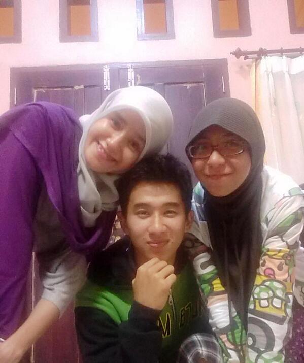 Febriza077's tweet photo. Selamat ulang tahun erlaaan :D http://t.co/RakFDVqZp7