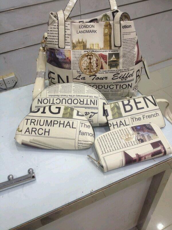 arabvip2's tweet photo. شنطه 5 قطع ب 180 ريال http://t.co/ew2ro6OwBy