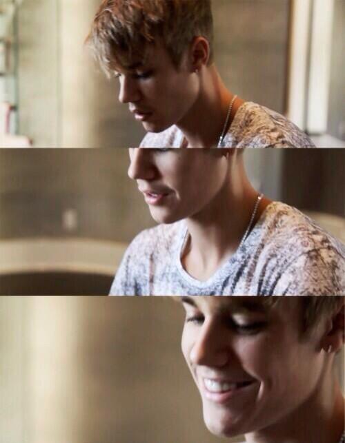 biebertitgdr's tweet photo. «riusciva a farmi ridere anche quando non aveva la forza di sorridere» http://t.co/f1AtlwowHi