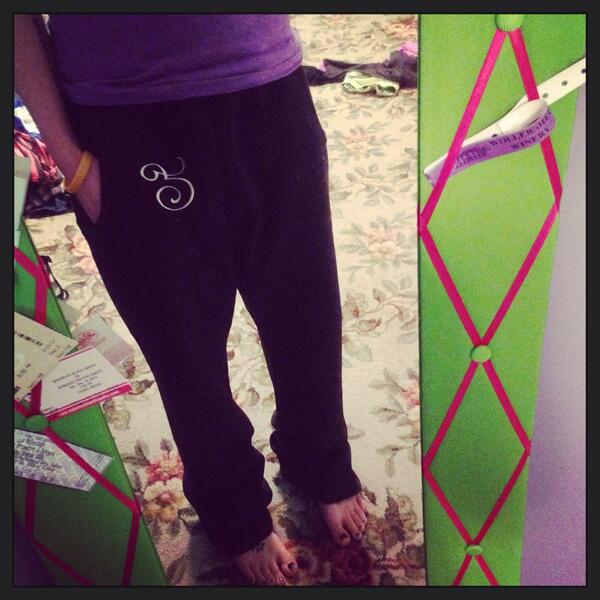ajmoenk's tweet photo. Loving my new @Establish_91 joggers!! Super comfy and I love the pockets :D http://t.co/q5Y3sn1OZO