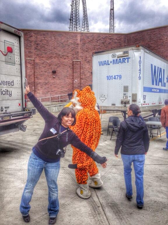 ACDMDC2009's tweet photo. #feedthechildren @Stephnosworld http://t.co/Ydqwxn2hVE