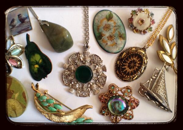 #vintagefindhour #berkshour #devonhour. Pop by our FB page, brooch collection updated facebook.com/pages/The-Jewe…