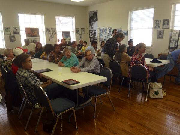 iAmericaorg's tweet photo. Giving thanks as we prepare to break bread at Greensboro's Beloved Community Center. -S #ActFastPray http://t.co/odkdjEZl5P