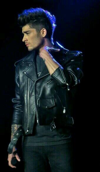 zayntitgdr's tweet photo. E il mondo non sa quanto io soffra.... http://t.co/d7BWOrnyUQ
