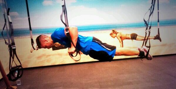 malagaentrena's tweet photo. ¿Habéis probado el entrenamiento en suspensión? ¿Que os parece? Mola eh!!! #trx #Entrenadorpersonal http://t.co/blLEJvZA55
