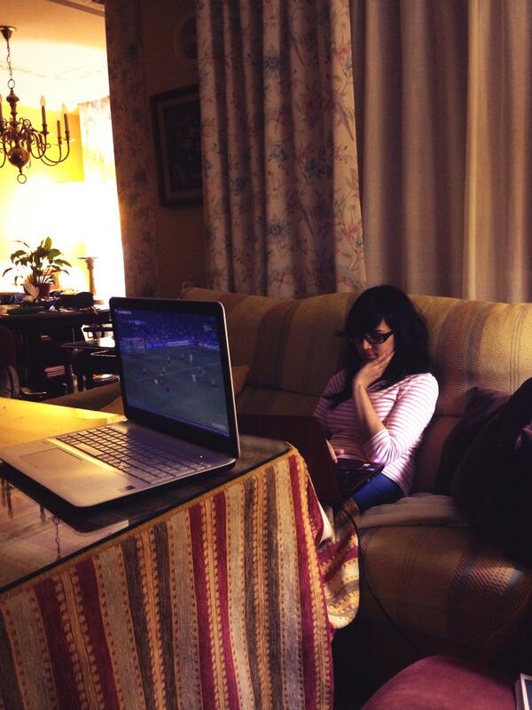 chachepeter's tweet photo. Como le gusta el fútbol a @Mariarg88 jejeje es súper fan 😊 http://t.co/bSysmSSLLz