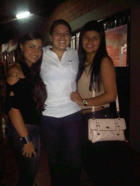 Juliieth_g's tweet photo. @kro_carvajal y @Fer_Garciia ... Una fotico para el álbum de los recuerdos http://t.co/6rDXn1q608