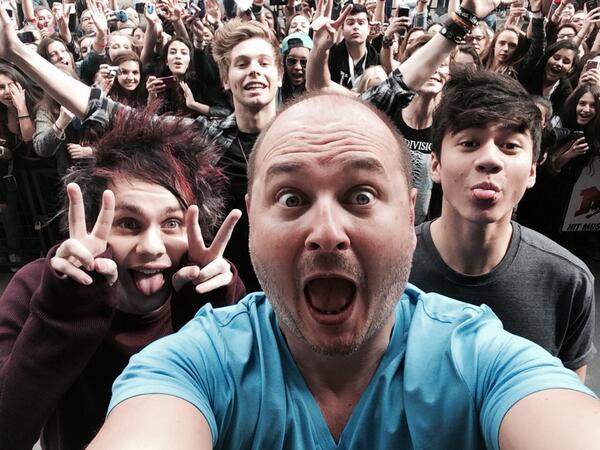 Cauet Officiel tweet media