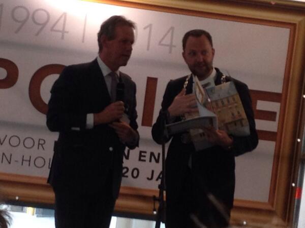 Opening expositie Sociëteit bouwen en wonen #gouda. Burgemeester opent