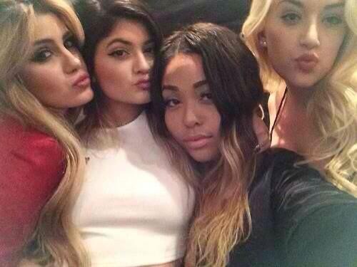 Kylie  (@lianashs) on Twitter photo 