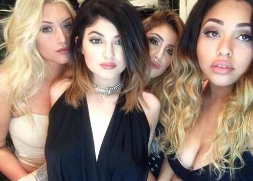 Kylie  (@lianashs) on Twitter photo 