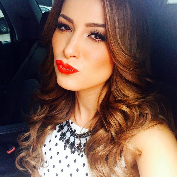 cynthiaoficial's tweet photo. Oye: 💋 http://t.co/2eRNYXzAVp