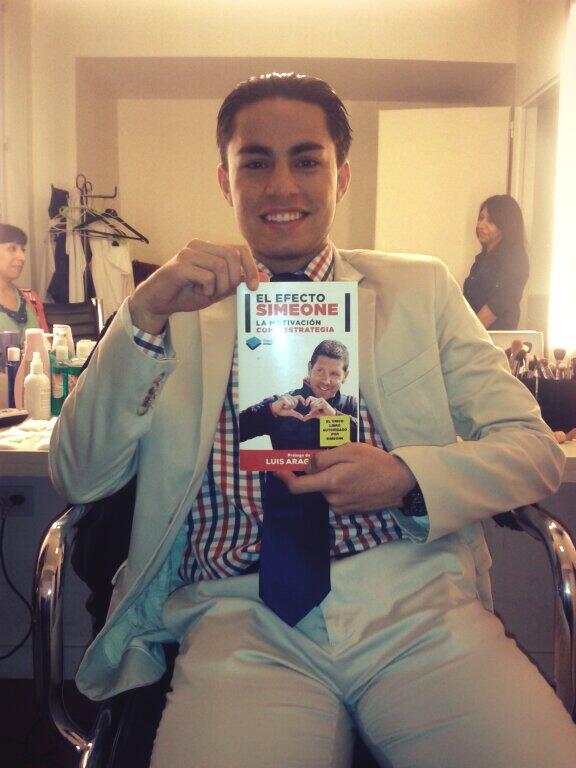 SVargasOK's tweet image. “@pedrobozoDTV: Estoy tratando de convencer a @svargasdtv de que Simeone es un genio. Uds qué dicen? http://t.co/5VxODXdaDo” Veremos...