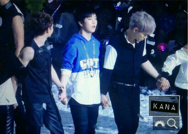 BkQby6vCYAApLZS.jpg:large