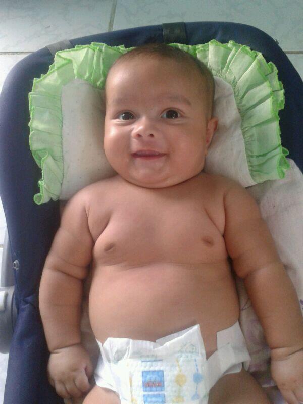 cacaas2's tweet photo. sorriso gostoso da tia http://t.co/KKeiNCud57