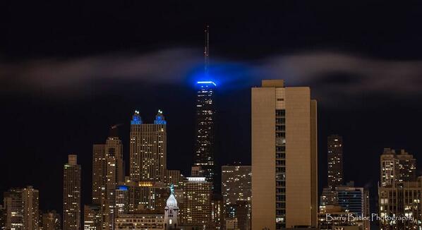 barrybutler9's tweet photo. Chicago's Hancock - World Autism Awareness Day. @autismspeaks @ChooseChicago @DNAinfoCHI @ChicagoNow @TimeOutChicago http://t.co/eiR2XDCehf