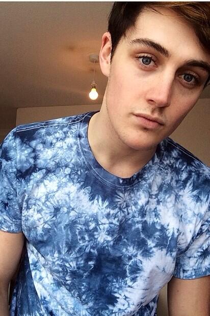 PerryEvans_'s tweet photo. Early morning selfie http://t.co/NvYQDgFMW4