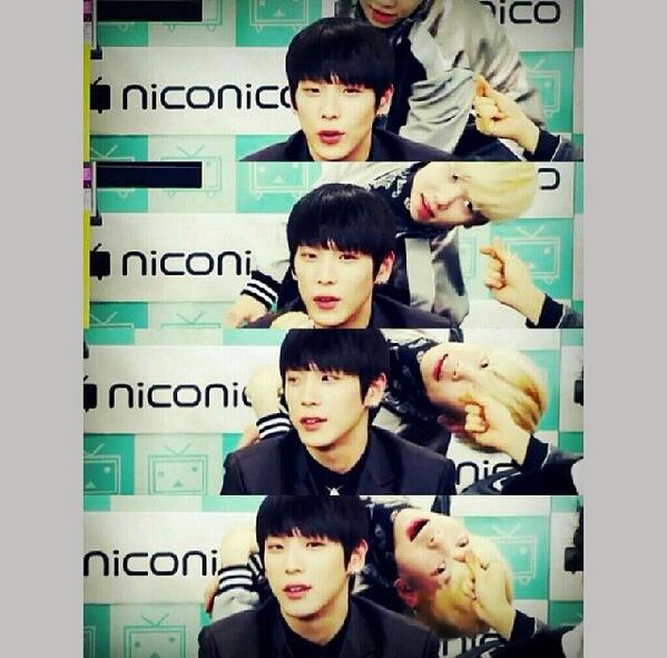 ladiiyuri's tweet photo. พี่ฮิมน่ารักจังง แต่..ข้างหลังนั้นอะไร อิโล่แย่งซีน 55555555555 #비에이피 http://t.co/oXFFJvMpMf