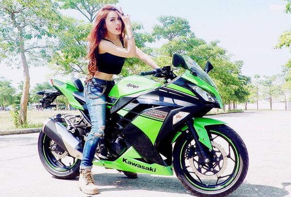 DailyThaiShow's tweet photo. thai girl 24 - http://t.co/7uVKRDAhG1 http://t.co/G1dlnwm667