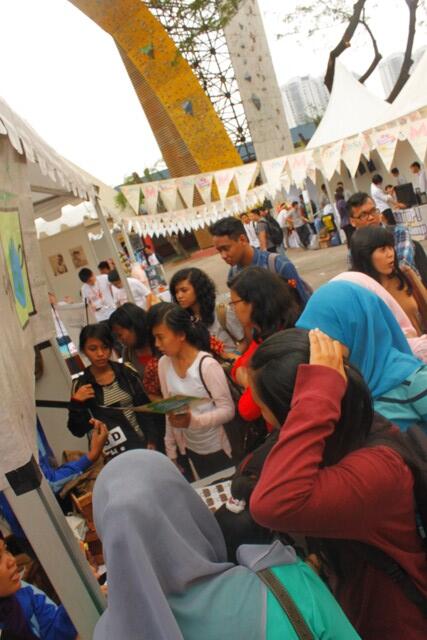 earthbagID's tweet photo. Woow ramai sekali dan makin banyak barang dan tipe desain yang Sold Out.. ayoo buruan .. nnti kehabisan >.< http://t.co/jy35xcIbYx