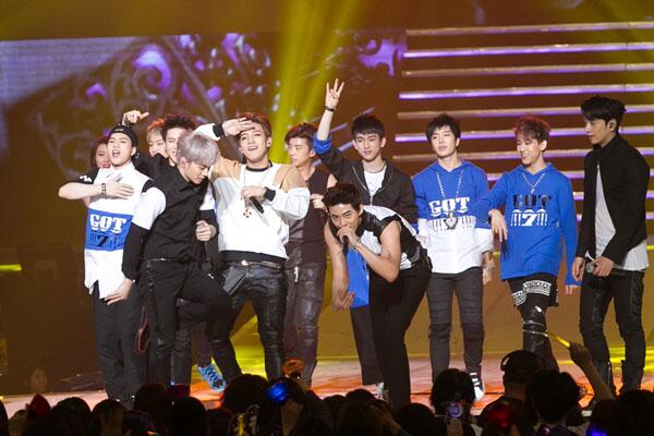 OfficialMwave's tweet photo. [Photo] #2PM and #Got7 Rock ′M COUNTDOWN - No.1 Artist of Spring 2014′ http://t.co/0mJRYT099o #boysboysboys http://t.co/JR3iCA8uin