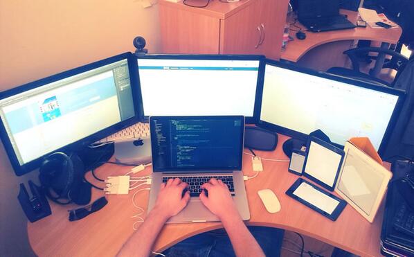 gege's tweet image. With #Grunt & #BrowserSync – github.com/shakyShane/bro… RT @gabesztx: hardcore front-end development –
#frontend